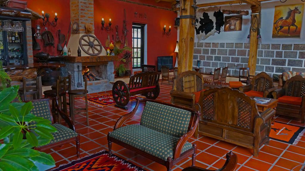 Отель La Quinta Colorada Ласо Экстерьер фото